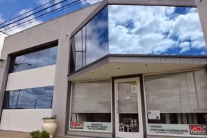 Aberturas Nova • Aluminios-vidrios Portones-alta Prestacion