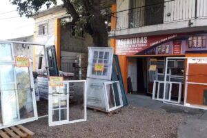 AMA PUERTAS & VENTANAS S.R.L