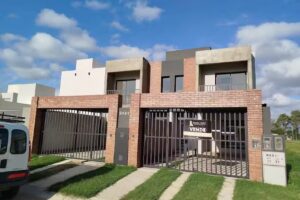 Fábrica y Reparaciones de aberturas de aluminio”fabricación a medida” (OLUM OESTE)