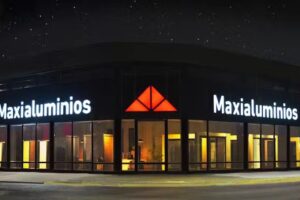 Maxialuminios Hnos. S.R.L.