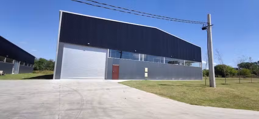 Maxialuminios Hnos. srl