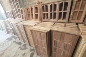 PUERTAS DE ALGARROBOS