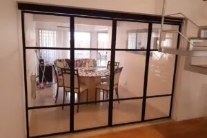 PUERTAS FLOTANTES Carpintería madera y hierro