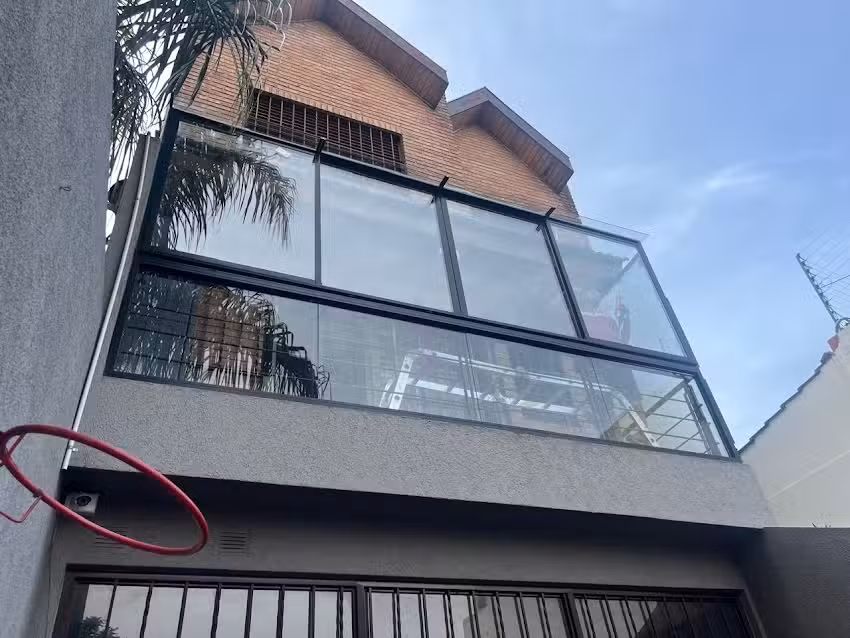 Rojo Aberturas y Vidriería de urgencias 24 hs